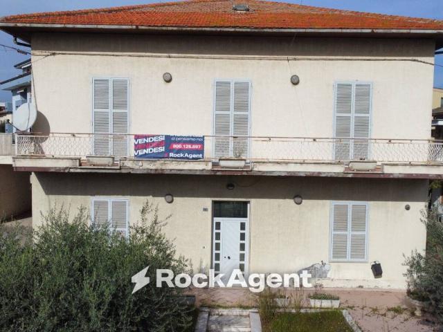 Villa Indipendente in vendita a Giulianova, Abruzzo