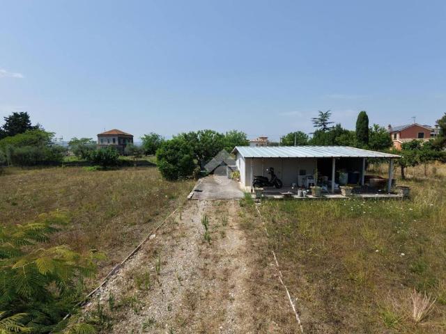 Villa Indipendente in vendita a Zona Industriale di Colleranesco, Giulianova