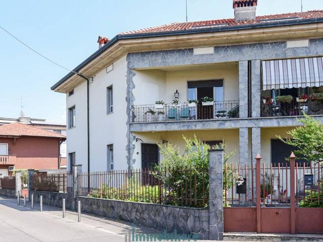 Villa Indipendente in vendita a Giussano, Lombardia