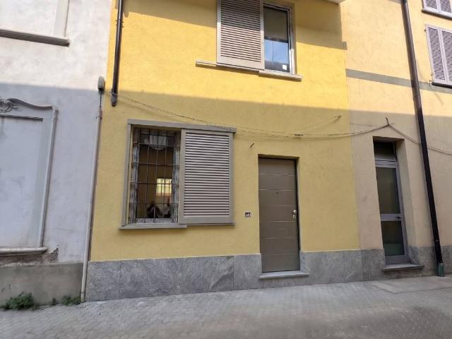 Villa Indipendente in vendita a Giussano, Lombardia