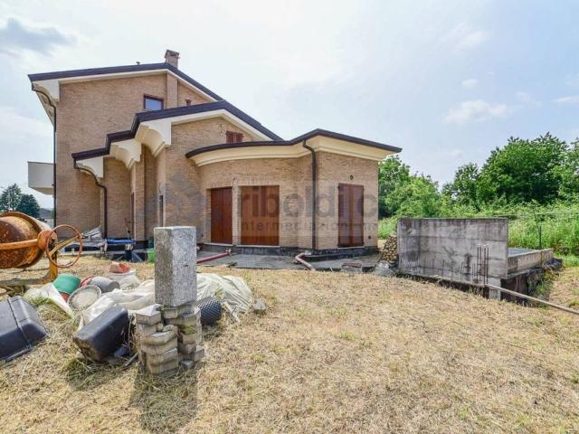 Villa Indipendente in vendita a Robbiano, Giussano