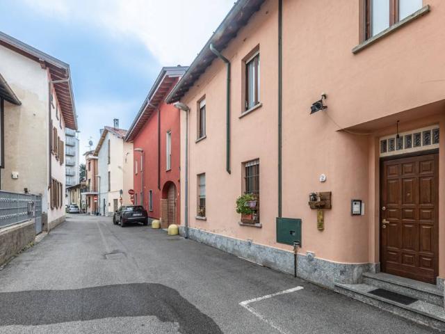 Villa Indipendente in vendita a Robbiano, Giussano