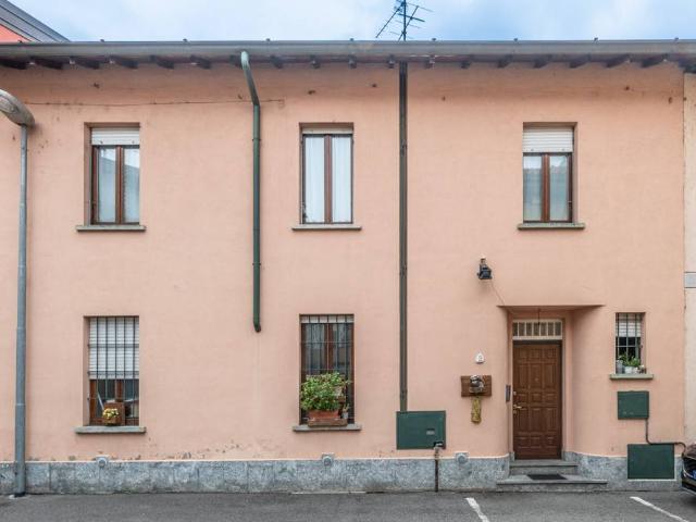 Villa Indipendente in vendita a Robbiano, Giussano