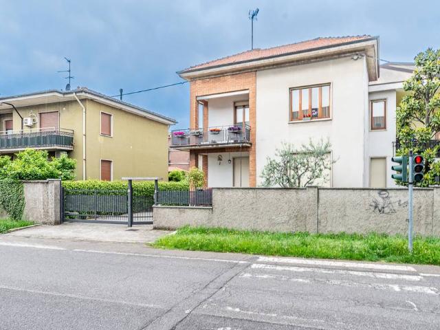 Villa Indipendente in vendita a Giussano, Lombardia