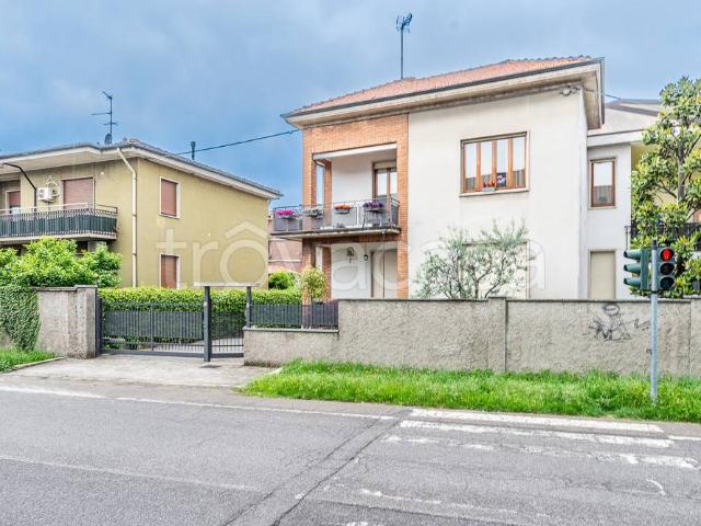 Villa Indipendente in vendita a Giussano, Lombardia