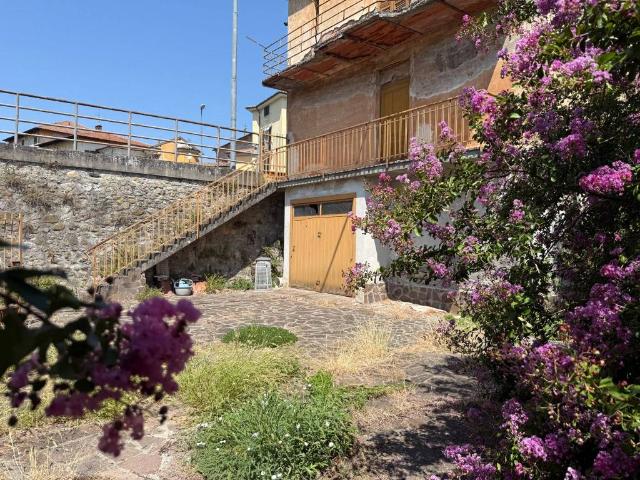 Villa Indipendente in vendita a Godiasco Salice Terme, Godiasco