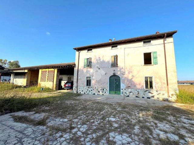 Villa Indipendente in vendita a Torre, Goito