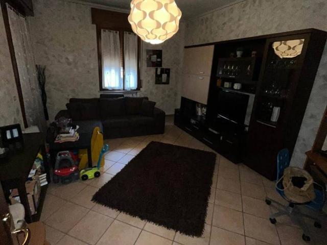 Villa Indipendente in vendita a Bondeno Di Gonzaga, Lombardia
