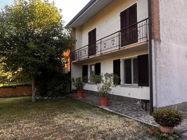 Villa Indipendente in vendita a Bondeno Di Gonzaga, Lombardia
