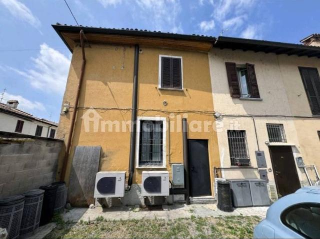 Villa Indipendente in vendita a Gorgonzola, Lombardia