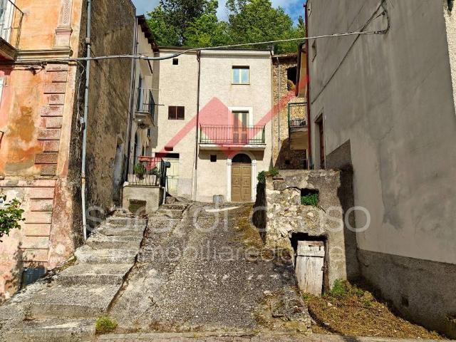 Villa Indipendente in vendita a Goriano Sicoli, Abruzzo