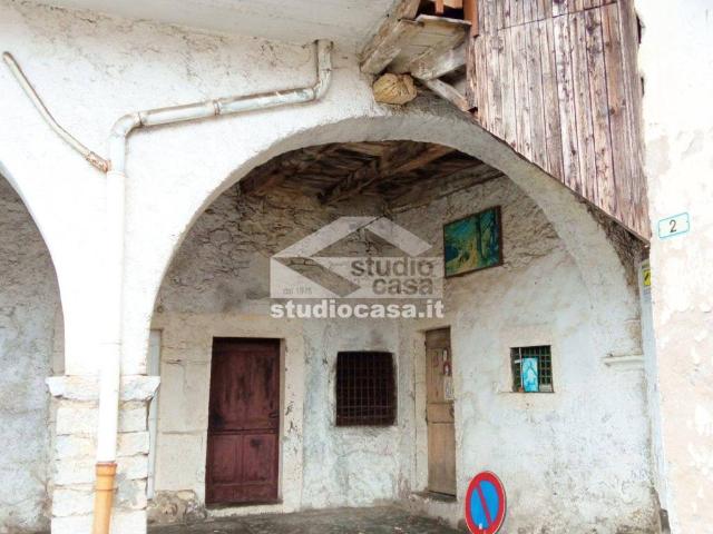 Villa Indipendente in vendita a Gorno, Lombardia