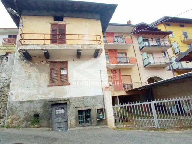 Villa Indipendente in vendita a Gorno, Lombardia