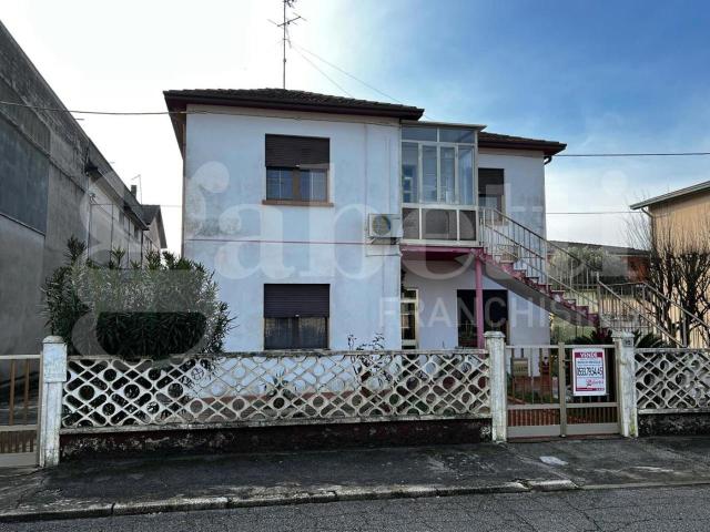 Villa Indipendente in vendita a Unione Delta del Po, Goro