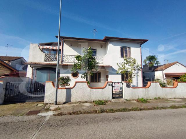 Villa Indipendente in vendita a Unione Delta del Po, Goro