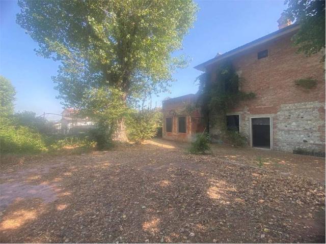 Villa Indipendente in vendita a Gossolengo, Reggio Emilia
