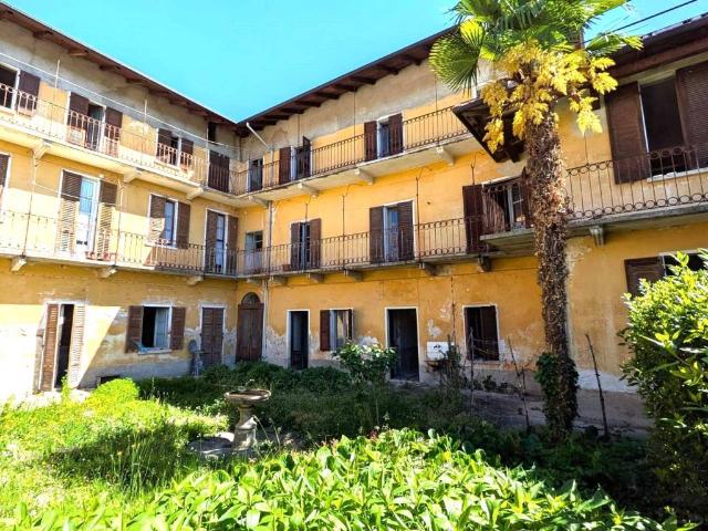 Villa Indipendente in vendita a Bugnate, Gozzano