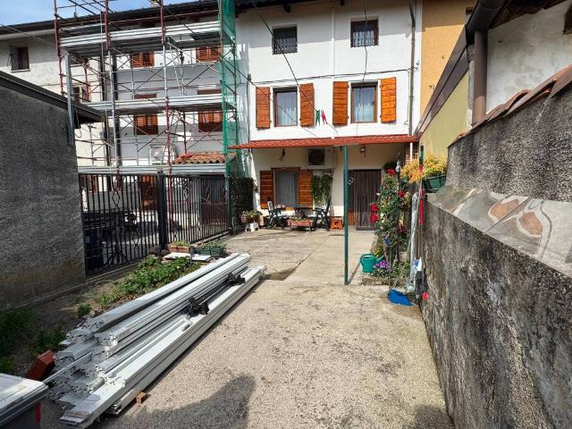 Villa Indipendente in vendita a Cormons, Friuli-Venezia Giulia