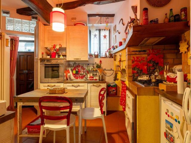 Villa Indipendente in vendita a Grandola Ed Uniti, Lombardia