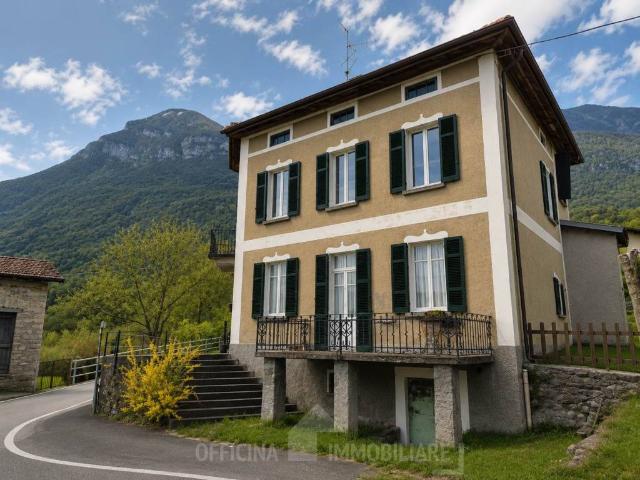 Villa Indipendente in vendita a Grandola Ed Uniti, Lombardia