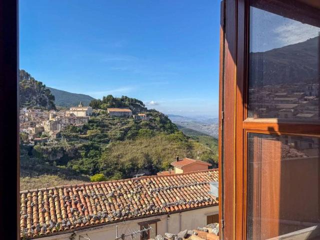 Villa Indipendente in vendita a Gratteri, Sicilia