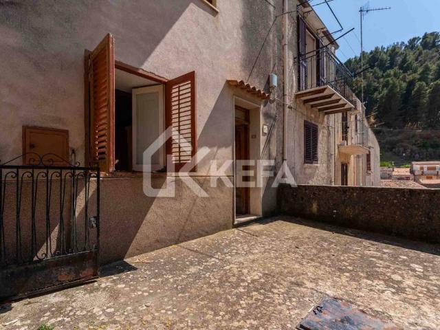 Villa Indipendente in vendita a Gratteri, Sicilia