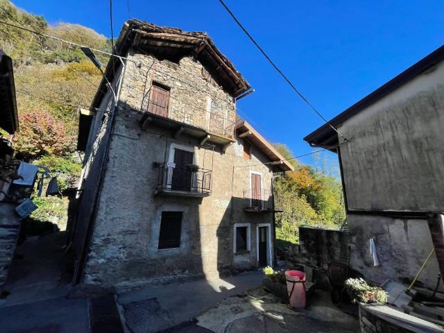 Villa Indipendente in vendita a Gravedona ed Uniti, Gravedona