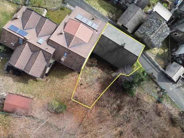 Villa Indipendente in vendita a Dosso Del Liro, Lombardia