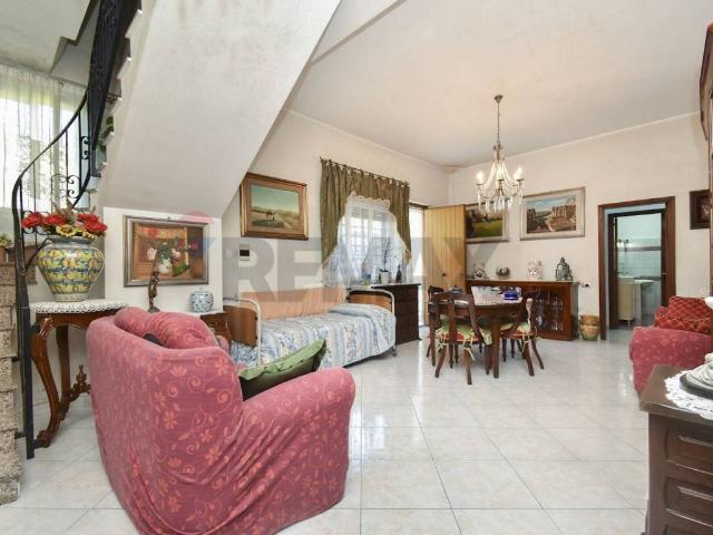 Villa Indipendente in vendita a Fasano, Gravina Di Catania