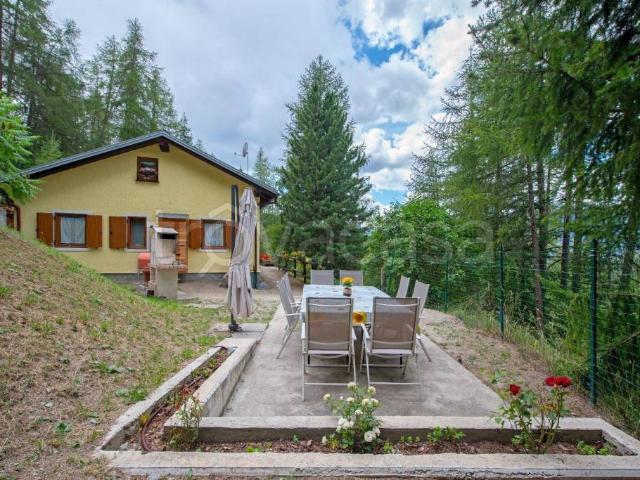 Villa Indipendente in vendita a Gressan, Aosta