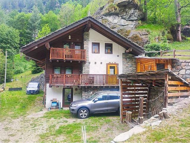 Villa Indipendente in vendita a Gressoney Saint Jean, Aosta