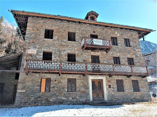 Villa Indipendente in vendita a Gressoney Saint Jean, Aosta