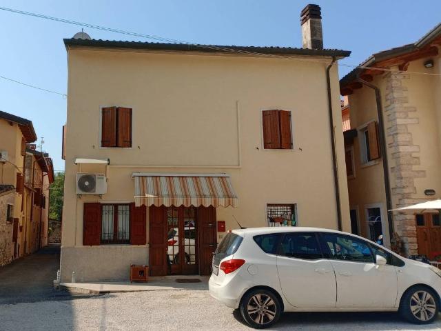 Villa Indipendente in vendita a Grezzana, Veneto
