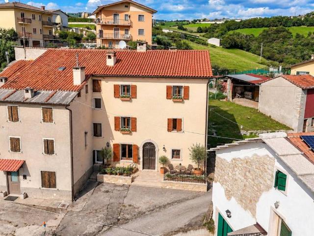 Villa Indipendente in vendita a Corrubio, Grezzana