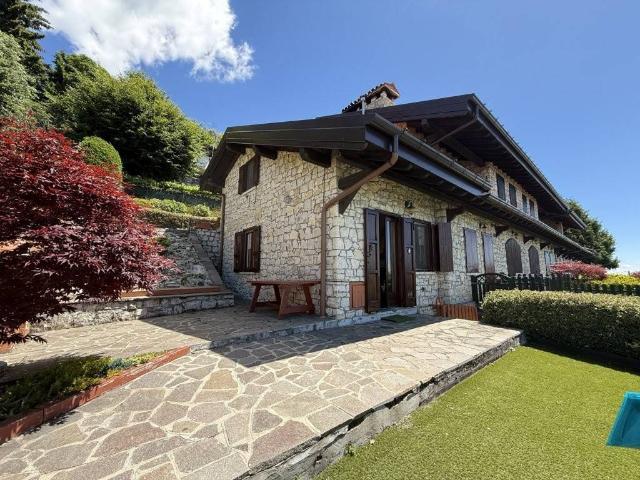 Villa Indipendente in vendita a San Fermo, Grone