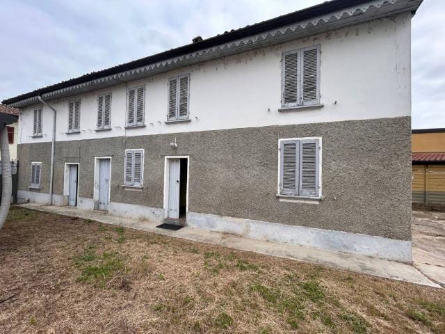 Villa Indipendente in vendita a Gropello Cairoli, Pavia