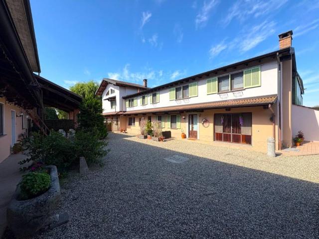 Villa Indipendente in vendita a Gropello Cairoli, Lombardia