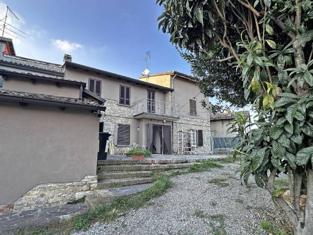 Villa Indipendente in vendita a Gropparello, Reggio Emilia