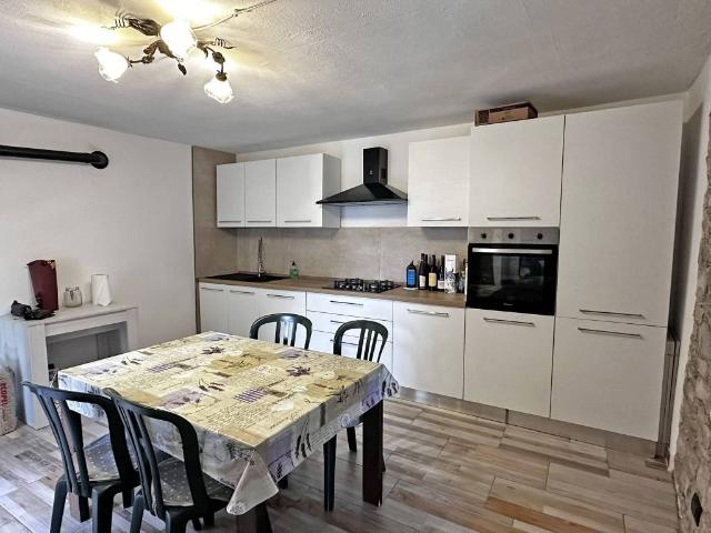 Villa Indipendente in vendita a Gropparello, Reggio Emilia