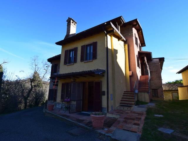 Villa Indipendente in vendita a Gropparello, Reggio Emilia