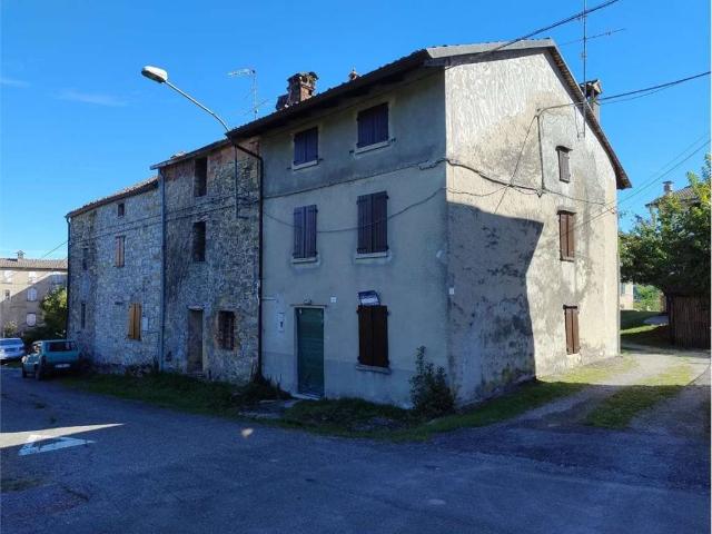 Villa Indipendente in vendita a Gropparello, Reggio Emilia