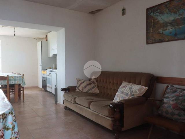 Villa Indipendente in vendita a Petrella, Marche