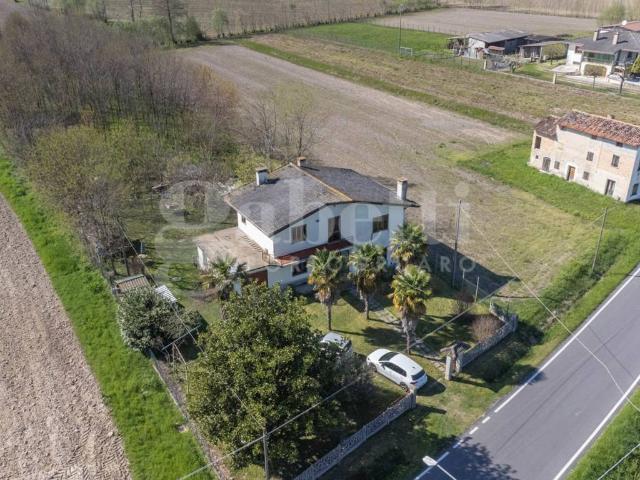 Villa Indipendente in vendita a Gruaro, Veneto
