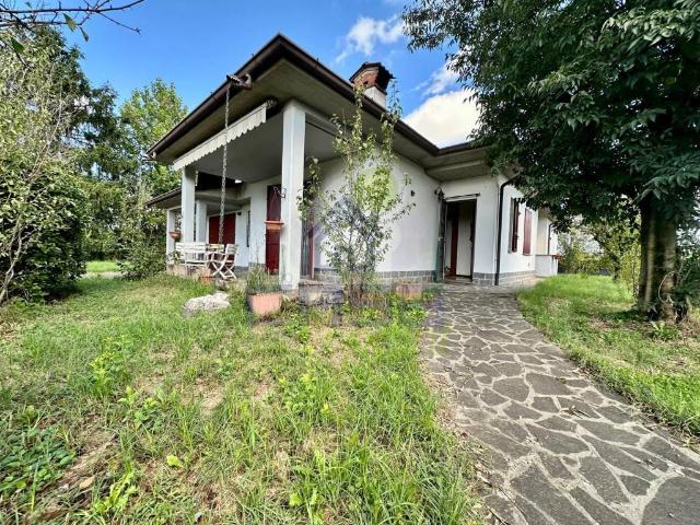 Villa Indipendente in vendita a Zanengo, Lombardia