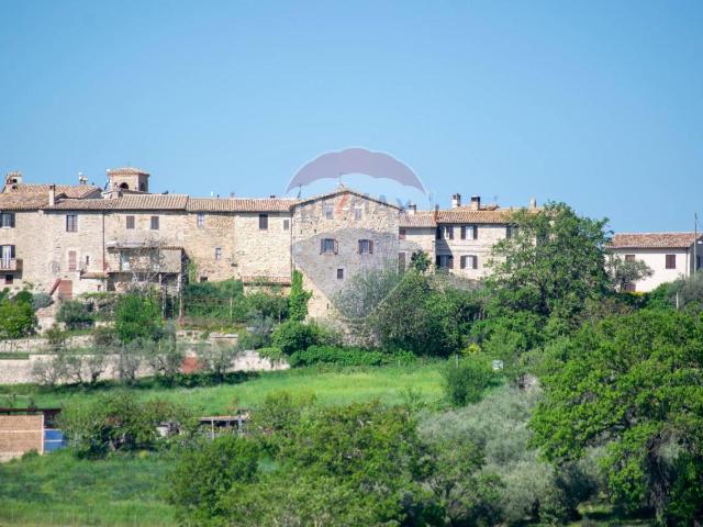 Villa Indipendente in vendita a Gualdo Cattaneo, Umbria