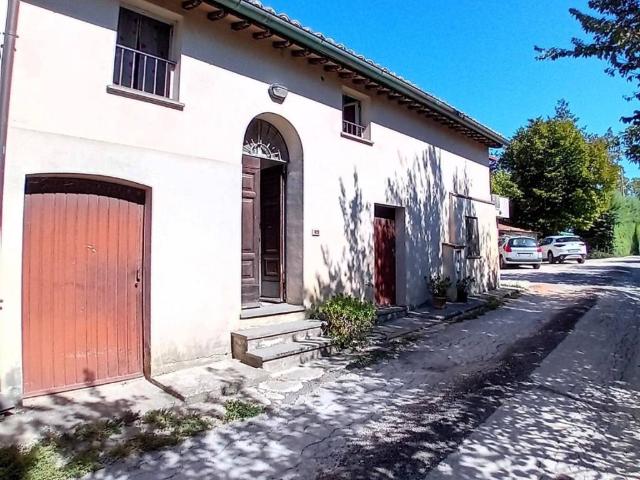 Villa Indipendente in vendita a Gualdo Cattaneo, Umbria