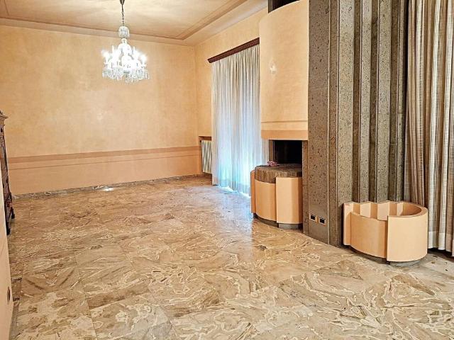 Villa Indipendente in vendita a Gualdo Cattaneo, Umbria