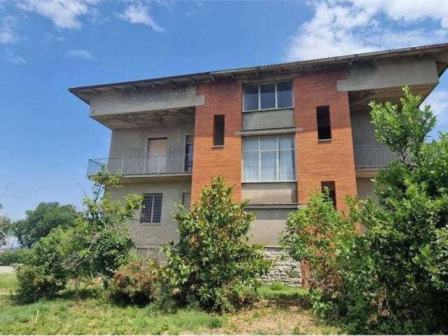 Villa Indipendente in vendita a Gualdo Cattaneo, Umbria