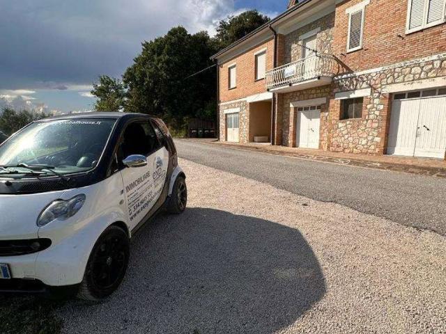 Villa Indipendente in vendita a Gualdo Cattaneo, Umbria