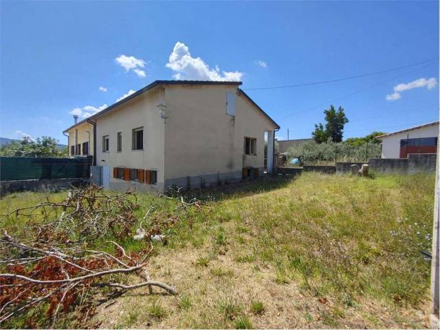 Villa Indipendente in vendita a Gualdo Cattaneo, Umbria